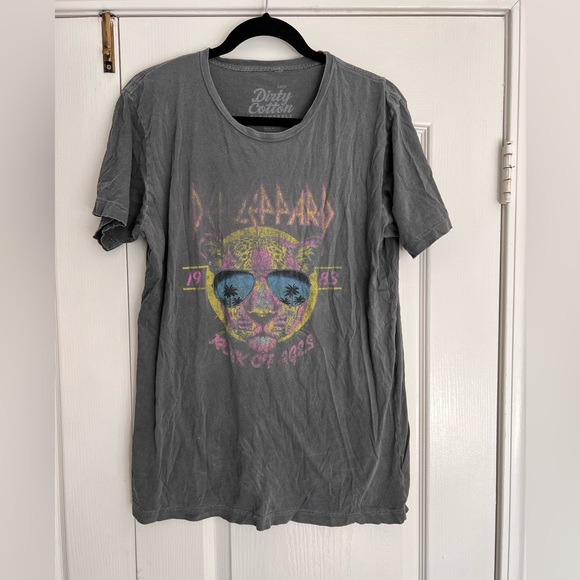 Def Leopard Graphic Tee - Picture 2 of 5